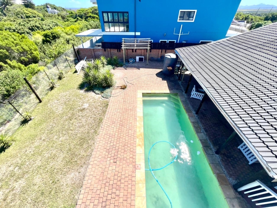 5 Bedroom Property for Sale in Paradise Beach Eastern Cape